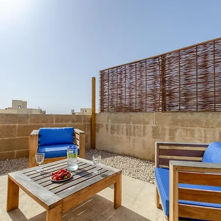 Gozo Penthouse With Private Rooftop Jacuzzi, Terrace + Views * 沙拉
