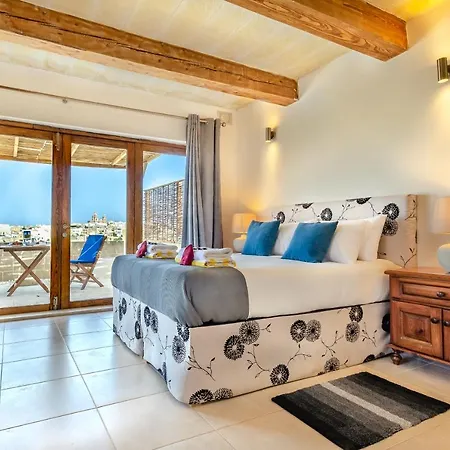 Gozo Penthouse With Private Rooftop Jacuzzi, Terrace + Views 公寓 *